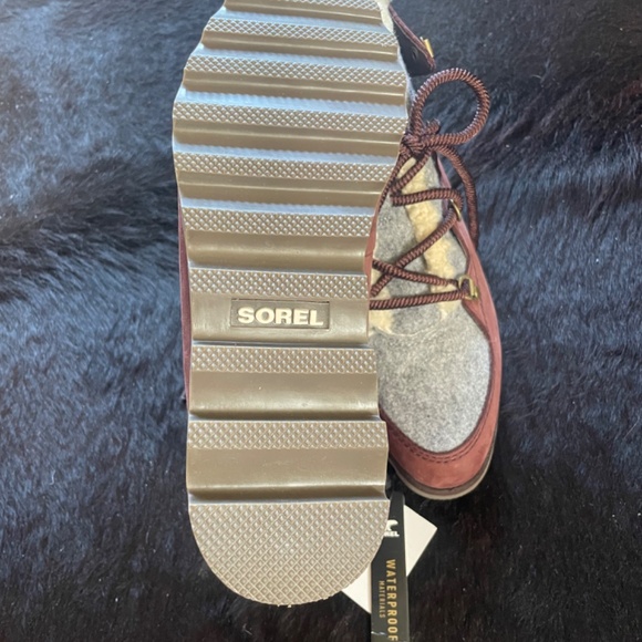 Sorel Women's Burgundy and Gray Winter Boots - Picture 3 of 4
